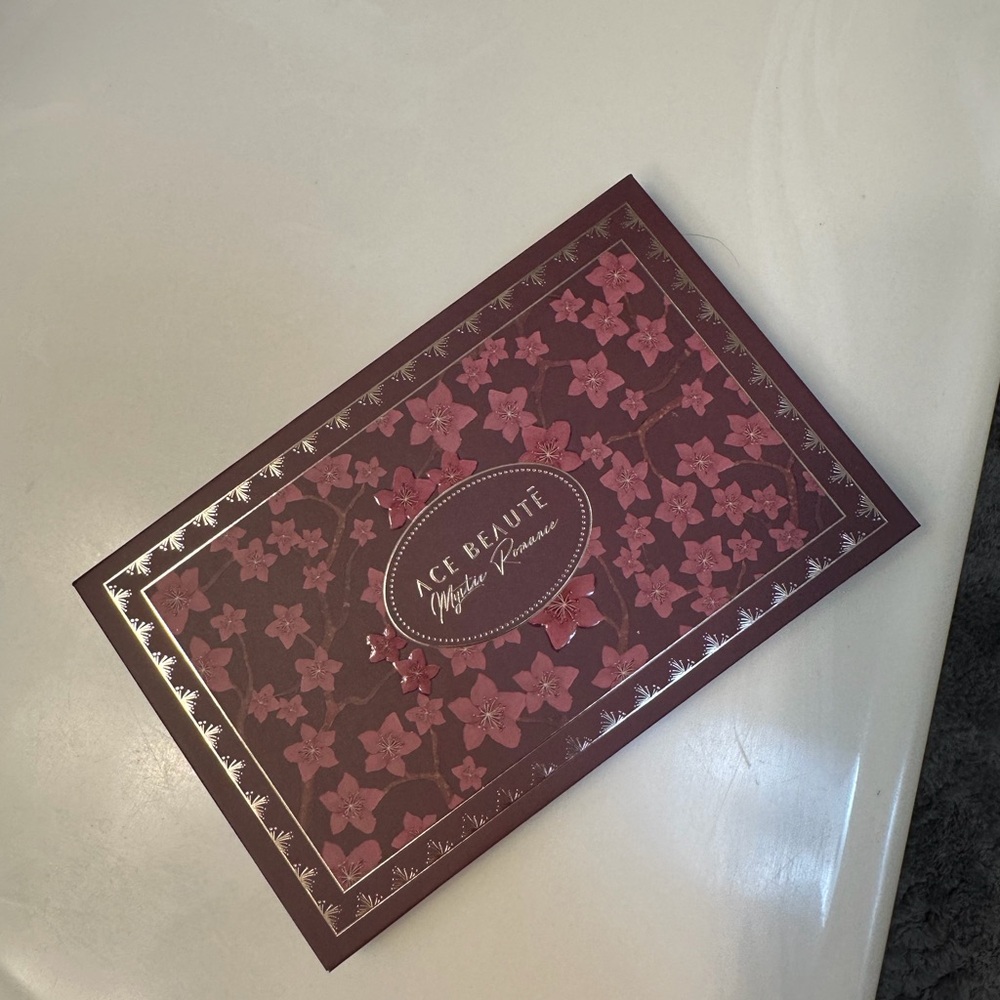 Ace Beauté Floral Eyeshadow Palette - Plum & Rose